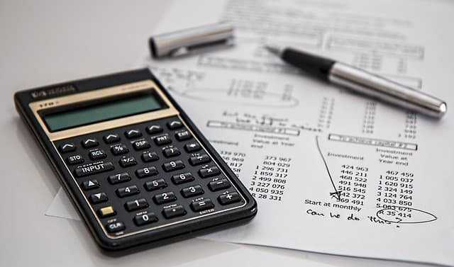 Calculadora sobre documentos financeiros